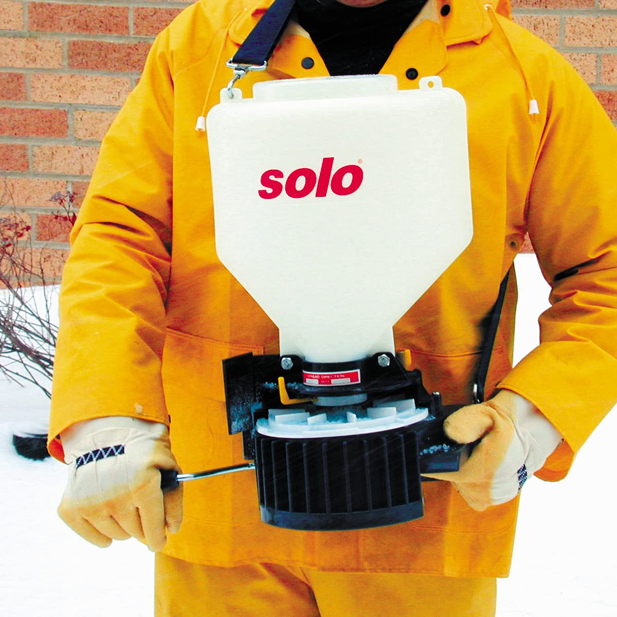 SOLO Inc. Solo 421 20-Pound Capacity Portable Chest-mount Spreader with Comfortable Cross-shoulder Strap - 421S, White, 20lb